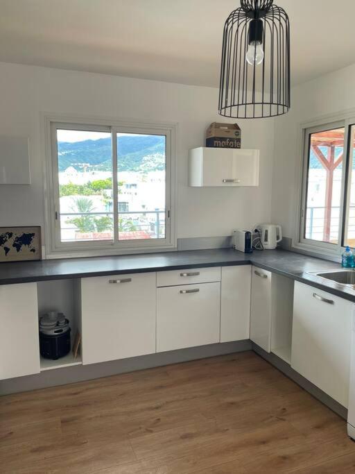 Rare ! Spacieux T3 En Roof-Top Au Barachois - 2 Ch Climatisees - 6 Couchages - Proche Aeroport Saint-Denis Esterno foto