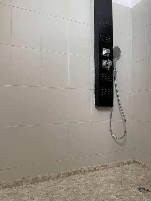 Rare ! Spacieux T3 En Roof-Top Au Barachois - 2 Ch Climatisees - 6 Couchages - Proche Aeroport Saint-Denis Esterno foto